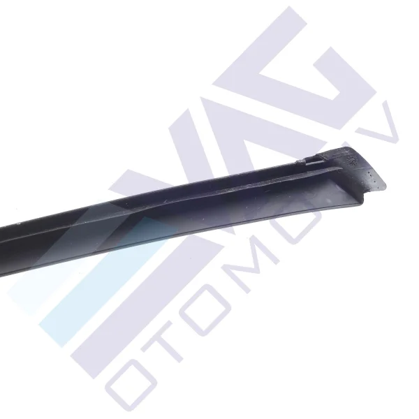 8P0854328B01C | Sağ Ön Cam Kenar Çıtası | Audi A3, RS 3 VAG