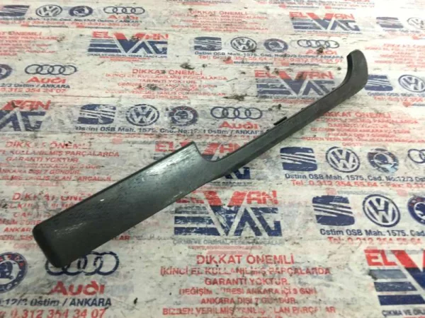 1K8858419 | VW Scirocco Ön Konsol Çıtası VAG