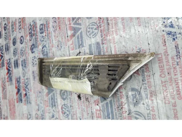 8P4853700 | Audi A3 Sağ Arka Marşbiyel Çıtası VAG