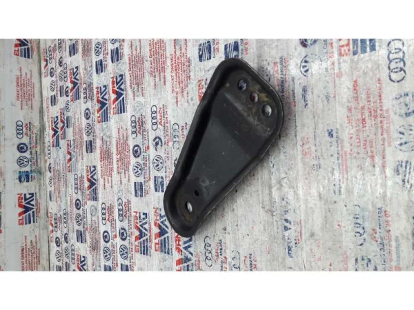 6Q0199518A | Sağ Salıncak Bağlantı Braketi | VW Polo - Audi A1 - Seat Ibiza VAG