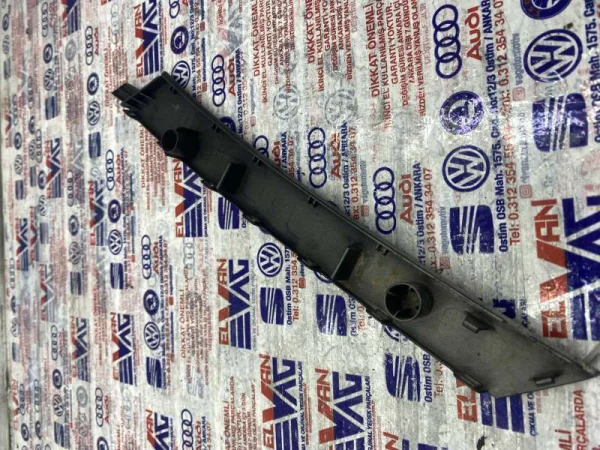 5N0867171C | VW Tiguan İç Kapı Tutamağı Çıtası VAG