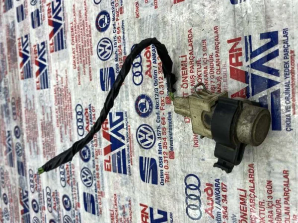 6K0971847A | Termostat Bağlantı Braketi | VW Bora, Caddy - Audi A3, TT - Seat Alhambra, Cordoba VAG