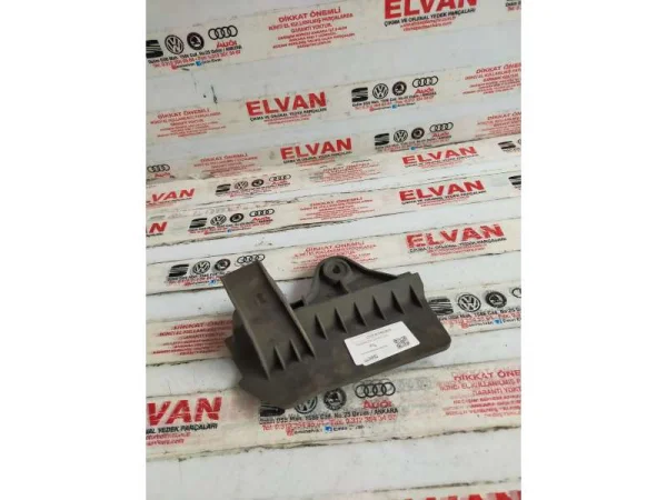 8V5853834 | Audi A3 Arka Sağ Çamurluk Davlumbazı VAG