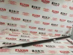 8V5853283 | Sol Ön Kapı Cam Sıyırıcı Çıtası - 1