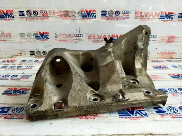 948102215 | Sol Motor Takozu Bağlantı Braketi VAG
