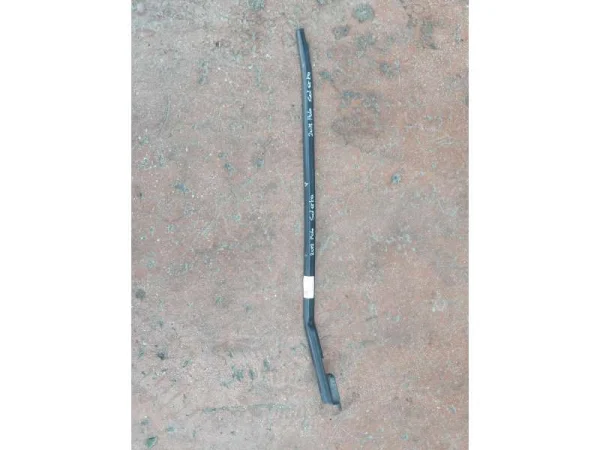 6R6839477 | VW Polo Sol Arka Cam Sıyırıcısı VAG
