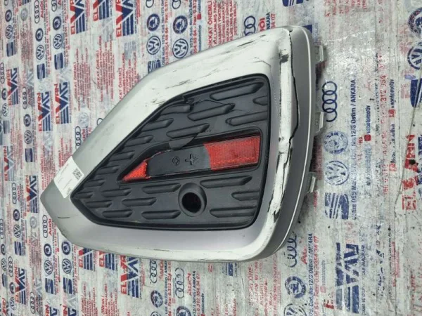 81A807881 | Audi Q2 Sol Arka Tampon Kapağı VAG
