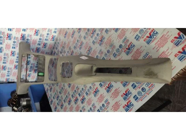 6N0864291B | VW Polo Orta Konsol Çerçevesi VAG