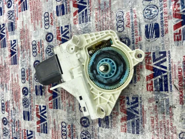 7P0955119 | Ön Silecek Motoru VAG