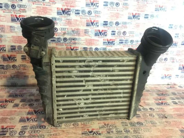 8D0145805B | VW Passat Turbo Radyatörü VAG