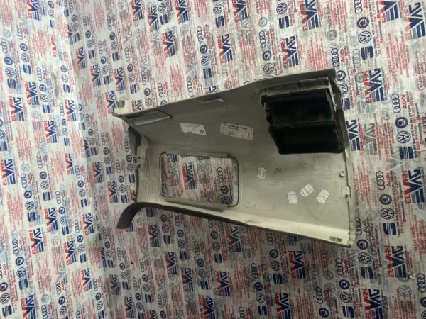 7H5867243M | VW Transporter Orta Direk Sol Kaplaması VAG
