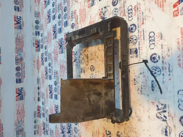5C0907372 | Alt Sigorta Kutusu Braketi | VW Jetta, Passat VAG