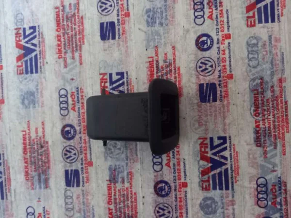 3G0887233 | Arka Koltuk Isofix Kapağı VAG