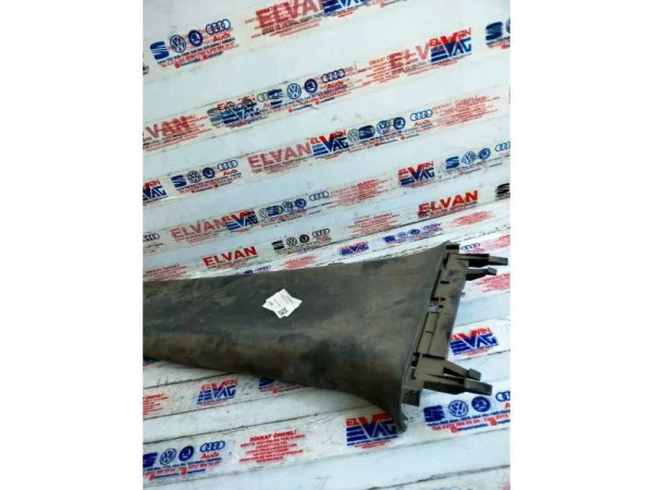 8L4867243 | Audi A3 Sol Orta Direk Kaplaması VAG