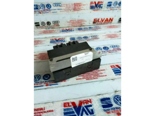 4D0867075 | Audi A8 Kapı Döşeme Klipsi VAG