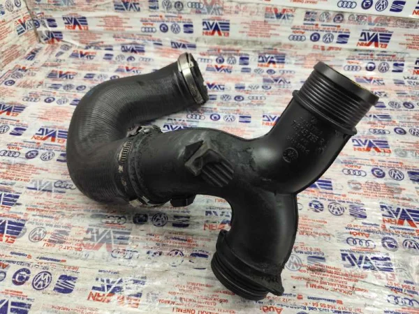 7L6145795R | İntercooler Hortumu VAG