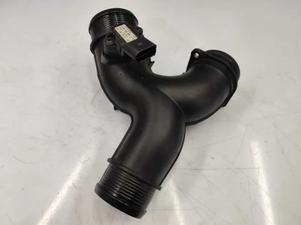 7L6145795R | İntercooler Hortumu VAG