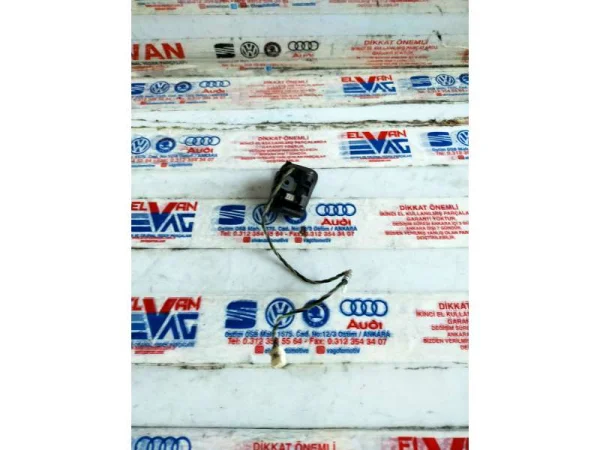 5K0951528 | Direksiyon Vites Kulakçığı | VW Bora, Caddy, CC, Golf, Jetta, Passat VAG