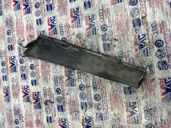 6JL807241 | Seat Ibiza Ön Tampon Çeki Demiri Kapağı VAG