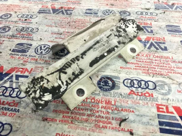 4D0863752C | Audi A8 Arka Sağ Kapak VAG