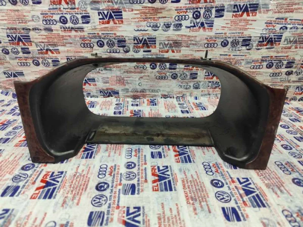 7D0857237A | VW Transporter Direksiyon Kolon Kapağı VAG