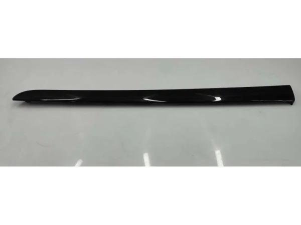 8E0867420 | Audi A4 Sağ Arka Kapı Çıtası VAG