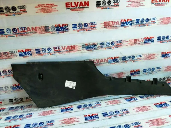 1K5863045 | VW Jetta Orta Konsol Yan Kaplaması VAG