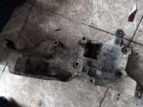03L903143B | V Kayışı Gergi Kütüğü VAG