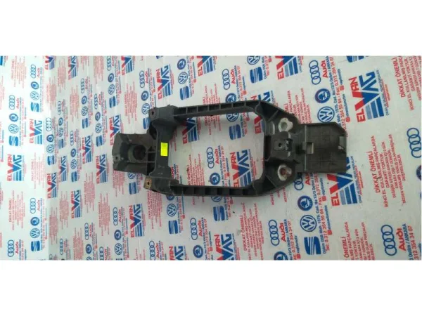8X0863531 | Audi A1 Vites Seçici Bağlantı Braketi VAG