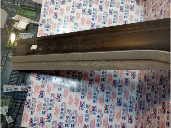 7P6854940B | VW Touareg Kapı Alt Çıtası VAG