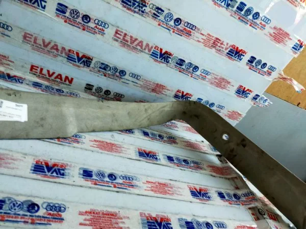 1J6867603C | Bagaj Kapağı İç Döşeme Kaplaması VAG