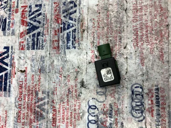 5Q0035726 | USB Bağlantı Girişi | VW Caddy, CC, E-Golf - Audi Q3 - Skoda Octavia, Superb VAG