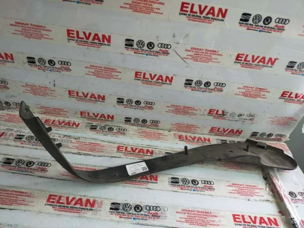 1J4881319 | VW Passat Sol Koltuk Yan Plastik Kapağı VAG