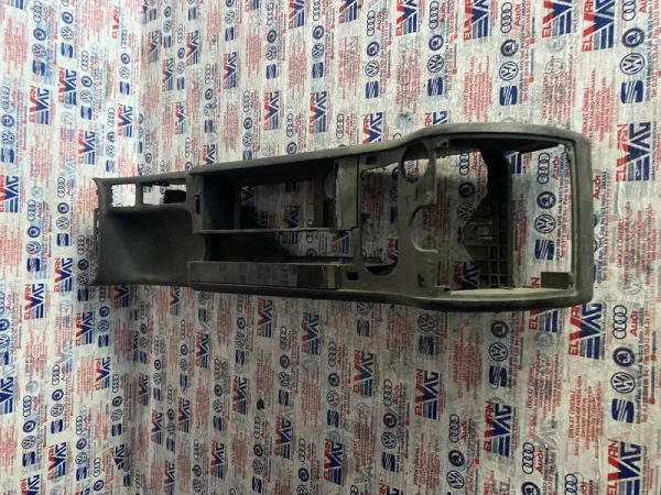 4B0863244D | Audi A6 Alt Orta Konsol VAG