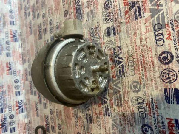 4F0199379BL | Audi A6 Sol Motor Takozu VAG