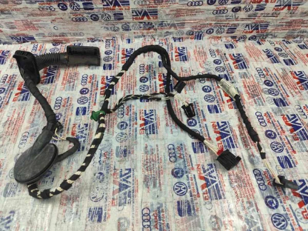 5NA971694G | VW Tiguan Sağ Arka Kapı Tesisatı VAG