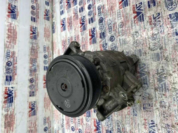 8E0260805CB | Audi A4 Klima Kompresörü VAG