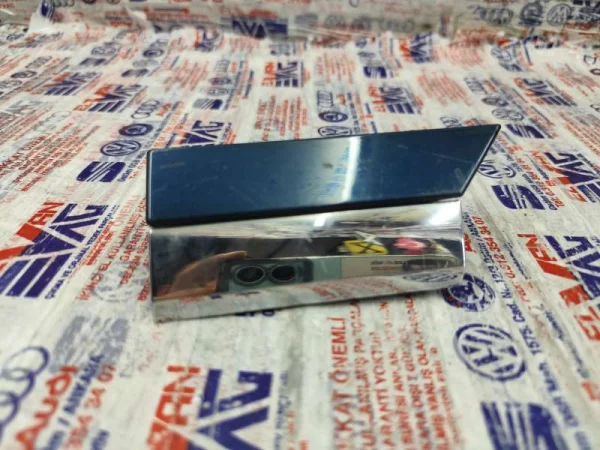 3G0853992A | VW Passat Sağ Marşpiyel Ön Çıta VAG