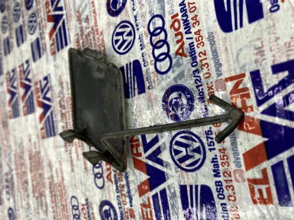5N0807241 | VW Tiguan Ön Tampon Çeki Demiri Kapağı VAG