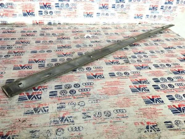1K4853515C | VW Golf Sol Ön Kapı Çıtası VAG