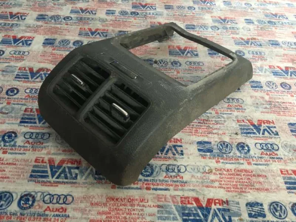 1K5863289A | VW Jetta Arka Orta Konsol Havalandırma Izgarası VAG