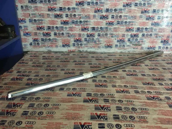 3C5839475 | Arka Sol Kapı Cam Çıtası VAG
