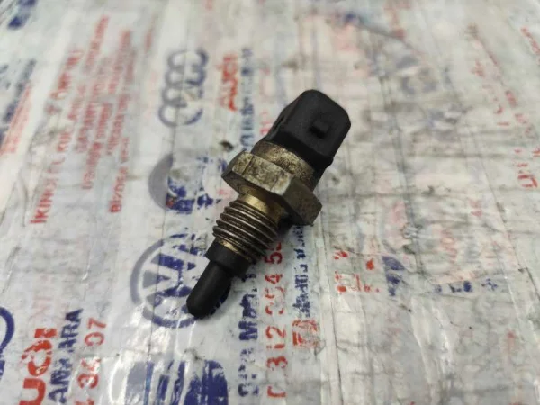 046905379 | Hararet Müşürü | VW Golf, Jetta, Passat - Audi 100 Serisi - Seat Cordoba, Ibiza VAG