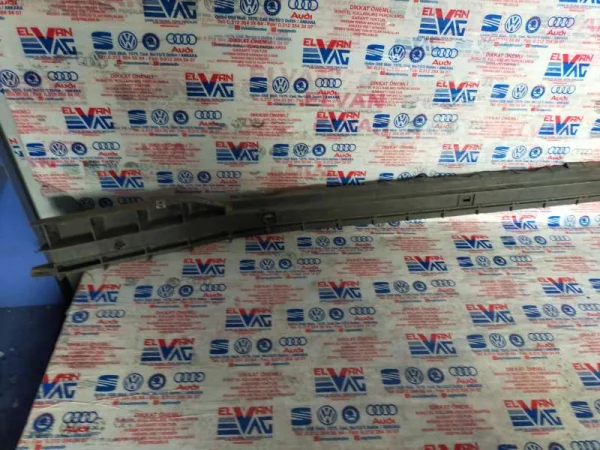 3B5807861C | VW Passat Arka Tampon Orta Braketi VAG