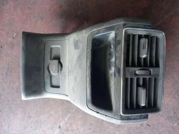 565857289C | Arka Havalandırma Izgarası | Skoda Karoq, Kodiaq VAG