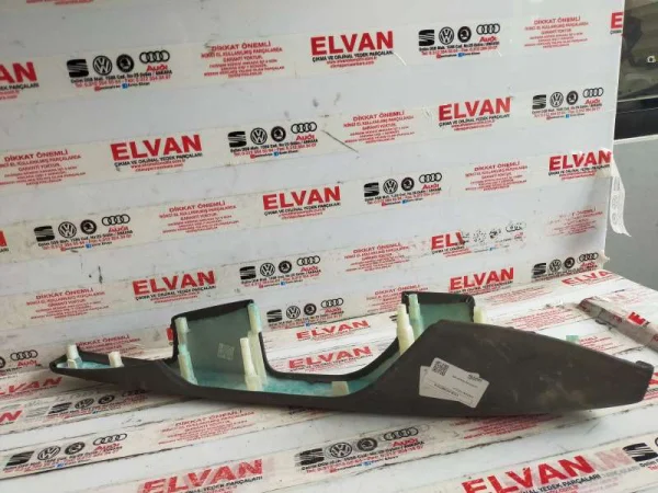 5F4867374 | Seat Leon Arka Sağ İç Kapı Çıtası VAG