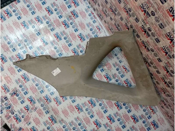 5P0867288F | Seat Altea Arka Sağ Direk Kaplaması VAG