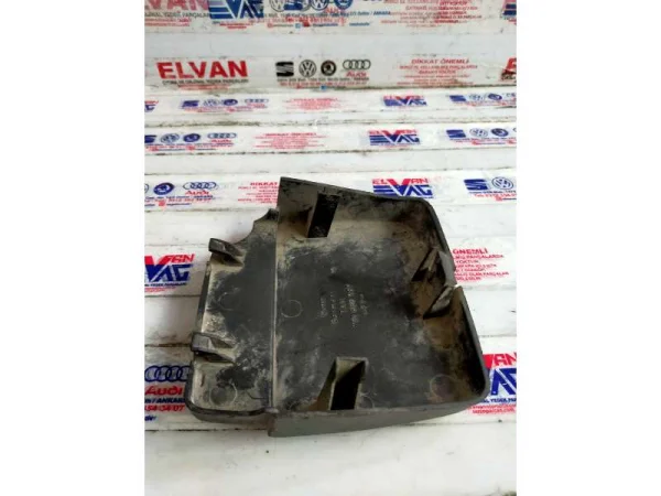 701868787 | VW Transporter İç Arka Sol Stop Kapağı VAG