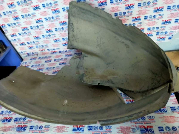 7H0809961A | VW Transporter İç Ön Sol Çamurluk Davlumbazı VAG