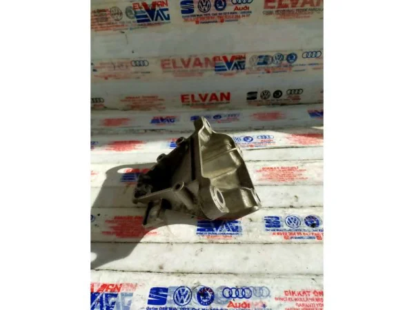 8E0199308Q | Audi A4 Sağ Motor Takozu Braketi VAG